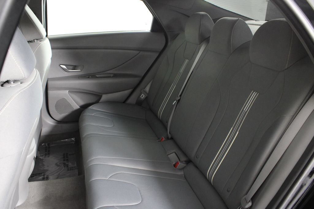 Certified 2022 Hyundai Elantra SEL FWD image 21