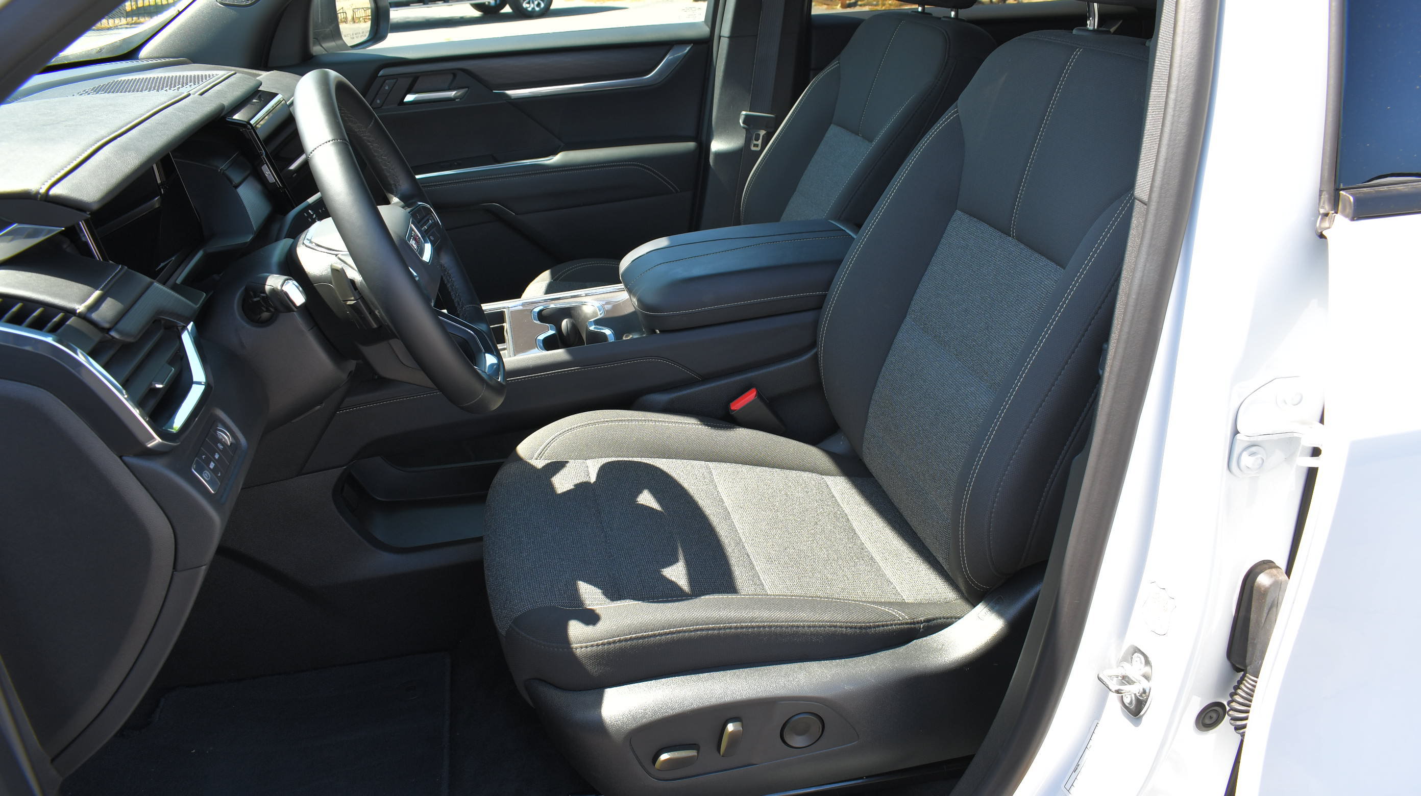 Used 2025 GMC Acadia Elevation AWD/4WD image 12