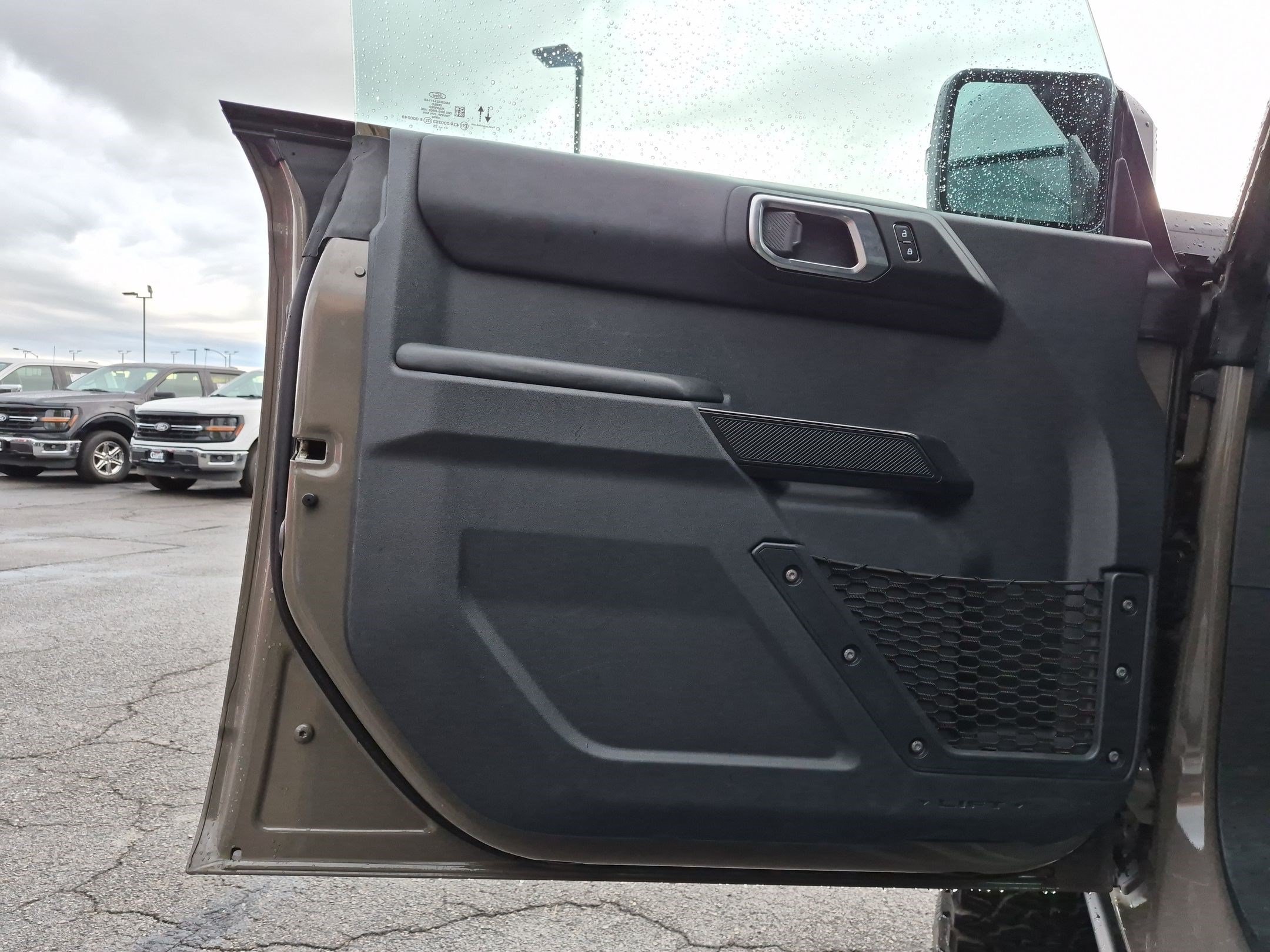 Used 2025 Ford Bronco Badlands AWD/4WD image 15