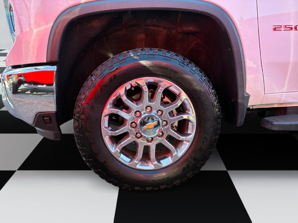 Used 2024 Chevrolet Silverado 2500 LTZ w/ LTZ Convenience Package AWD/4WD image 14