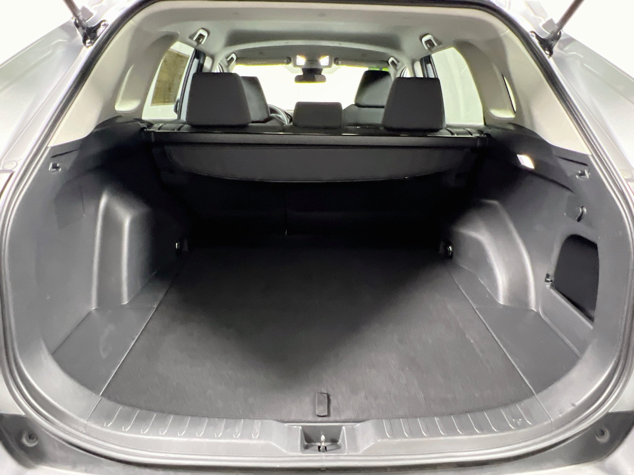 Used 2025 Toyota RAV4 XLE FWD image 34