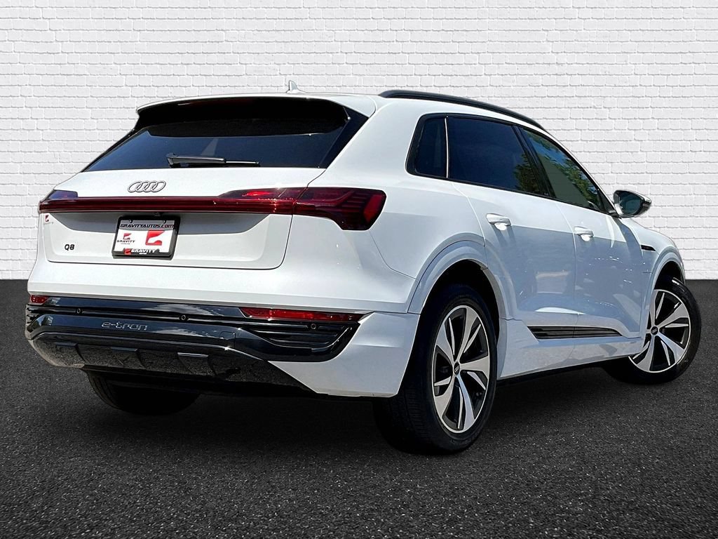 Used 2024 Audi Q8 e-tron Premium AWD/4WD image 6