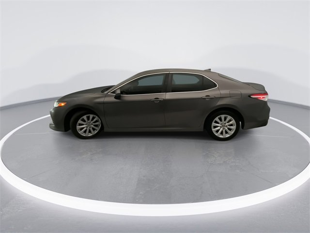 Used 2020 Toyota Camry LE image 9