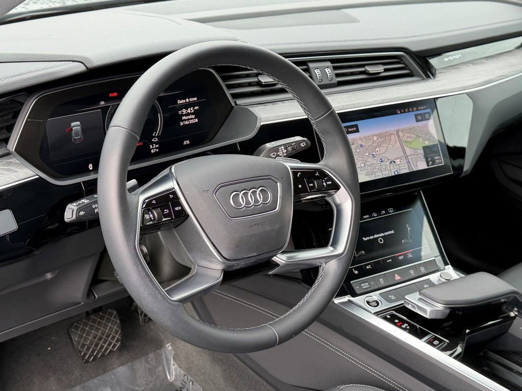 Certified 2022 Audi e-tron Premium image 23