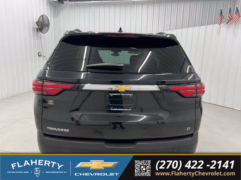 Used 2023 Chevrolet Traverse LT FWD image 4