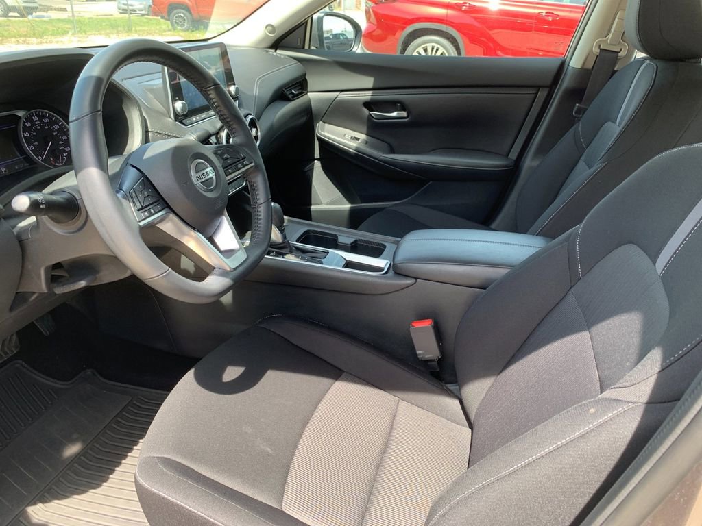Used 2022 Nissan Sentra SV w/ Electronics Package FWD image 11