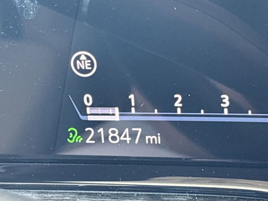 Certified 2023 Cadillac Escalade Premium Luxury w/ Performance Package image 12