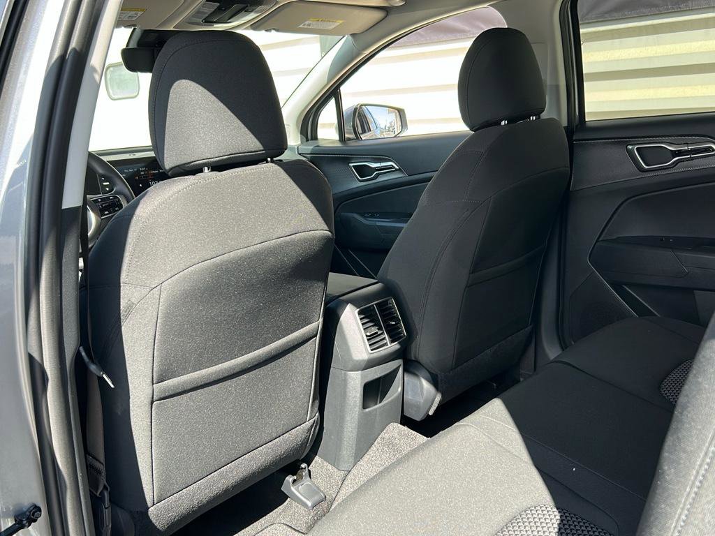 New 2025 Kia Sportage LX image 13