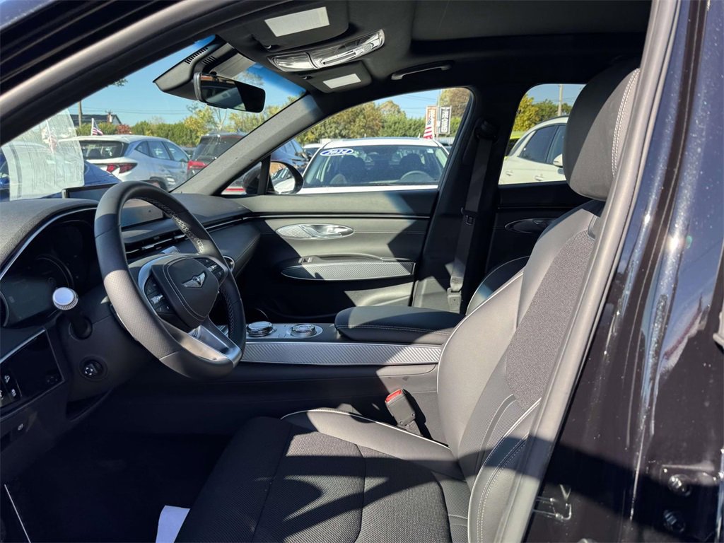 Used 2024 Genesis GV70 3.5T Sport image 13