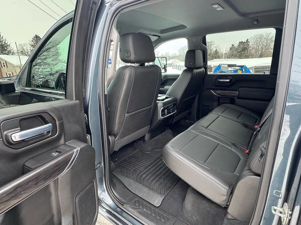 Used 2020 Chevrolet Silverado 2500 LTZ w/ LTZ Convenience Package image 10