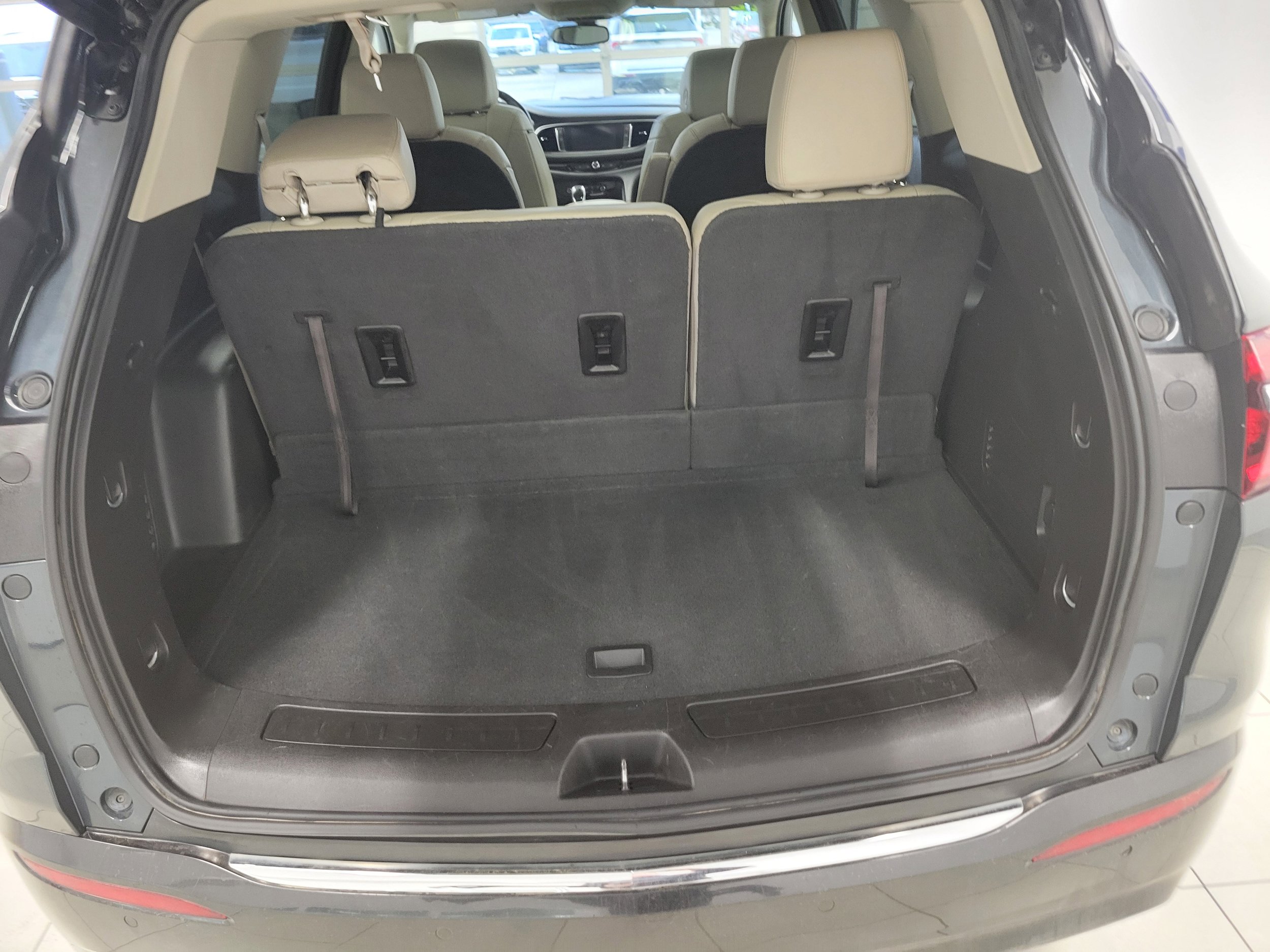 Used 2019 Buick Enclave Essence AWD/4WD image 12
