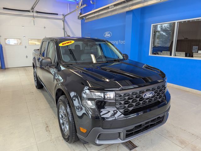 Used 2025 Ford Maverick XLT image 3