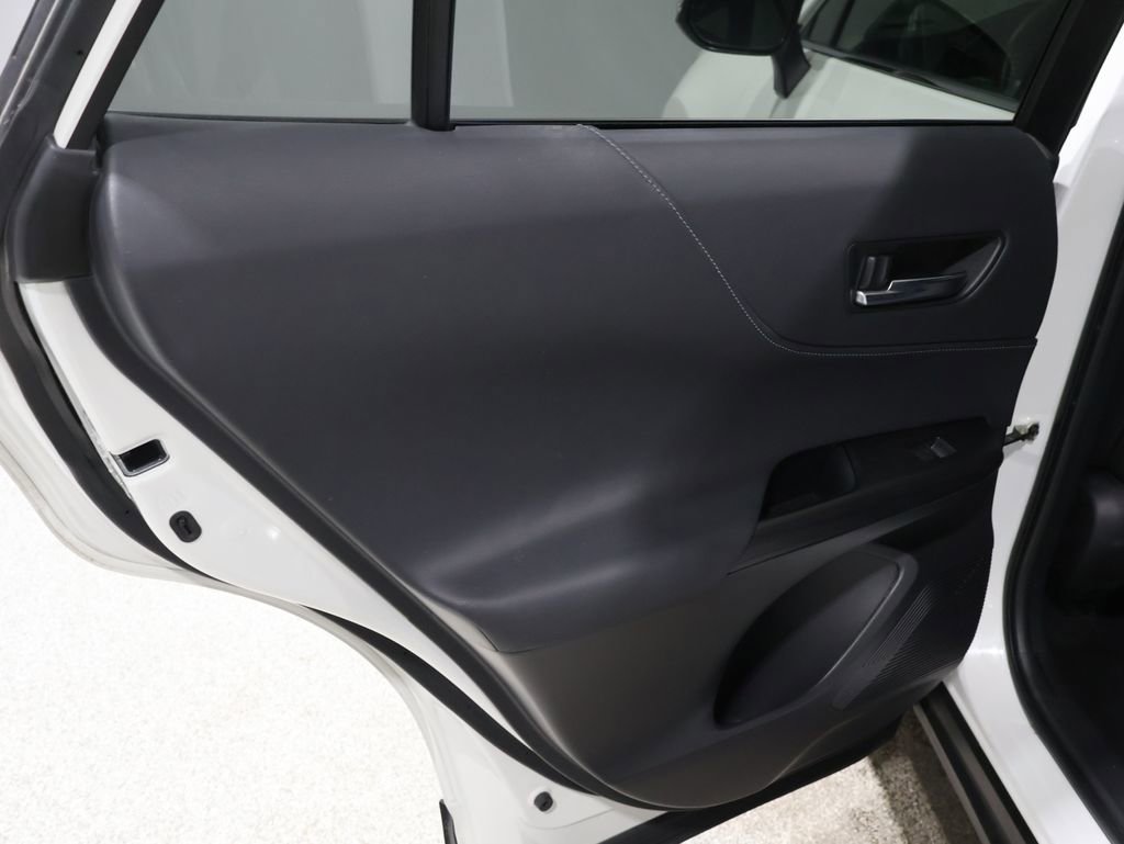 Used 2022 Toyota Venza XLE image 18