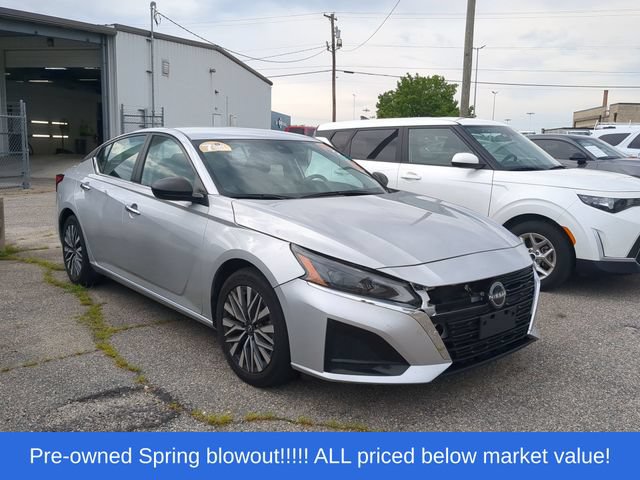 Used 2024 Nissan Altima 2.5 SV FWD image 5