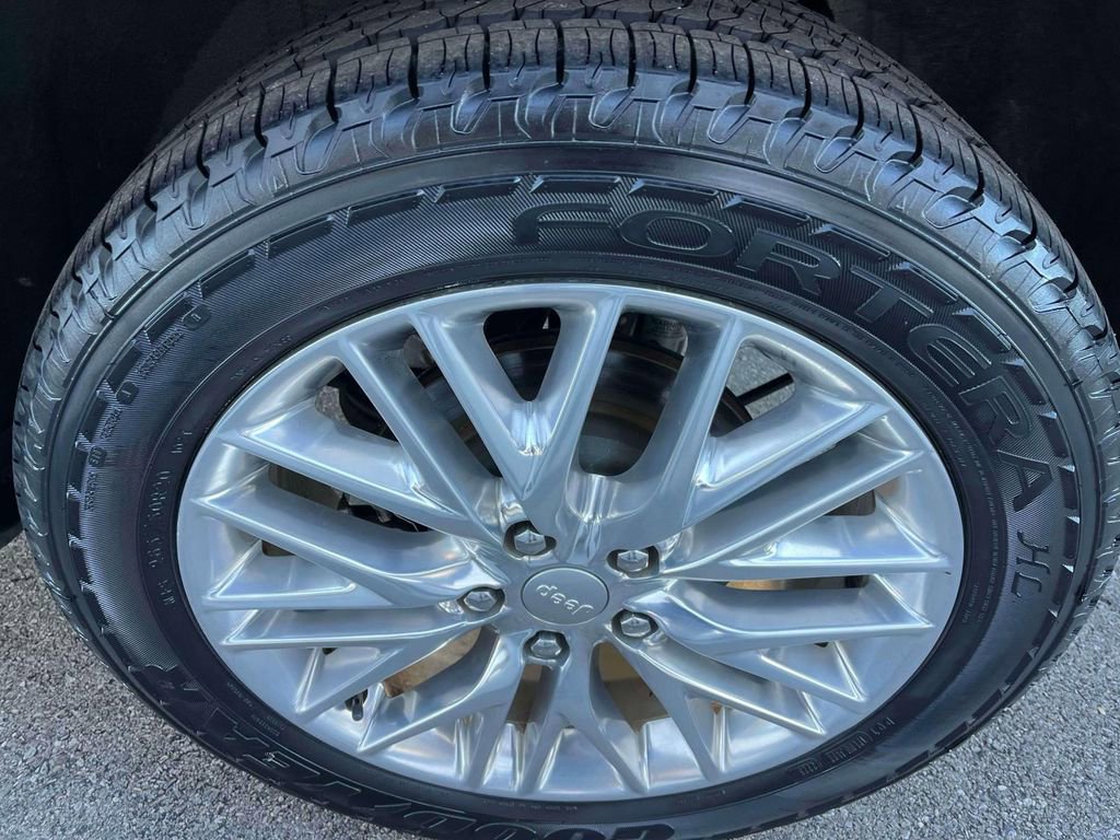 Used 2018 Jeep Grand Cherokee Summit image 11