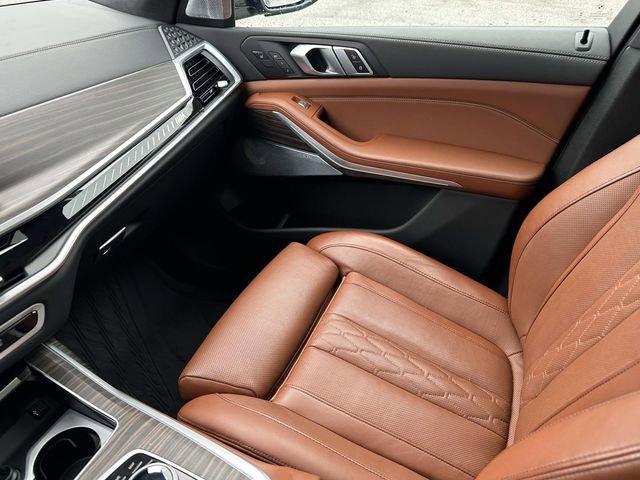 Certified 2024 BMW X7 M60i w/ Executive Package image 40