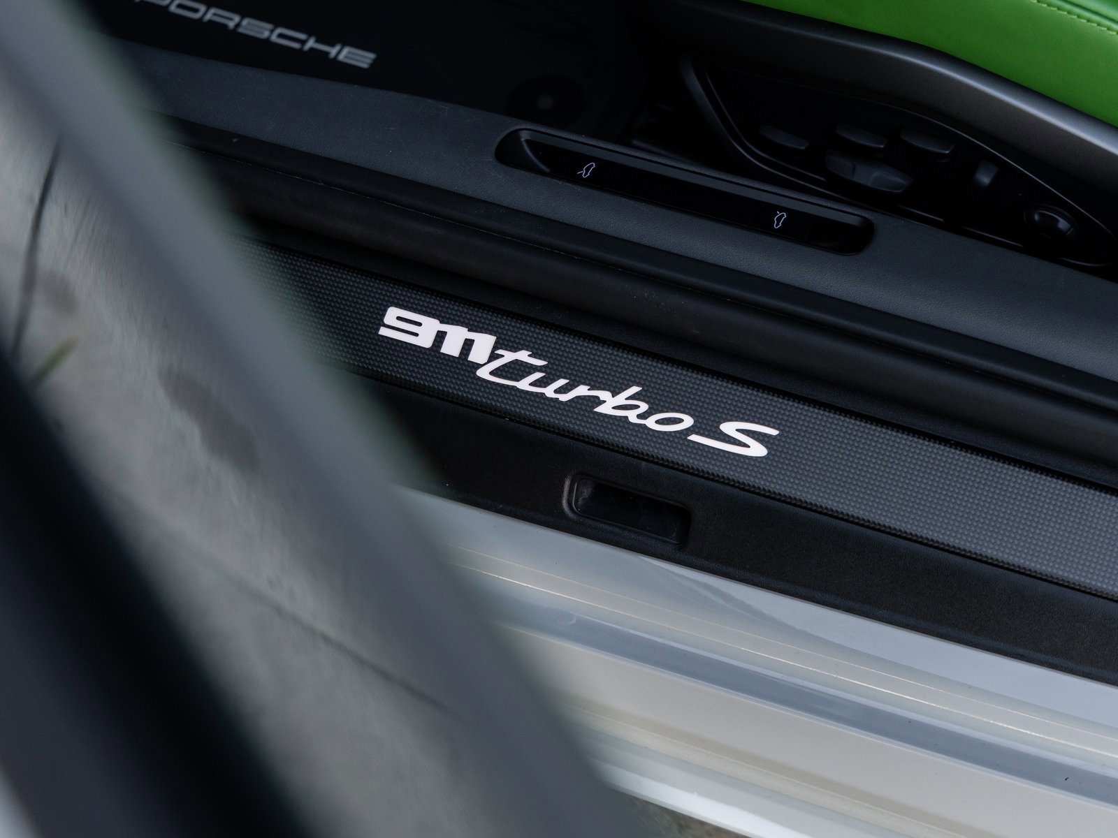 Certified 2022 Porsche 911 Turbo S w/ 911 Turbo Sportdesign Package image 29