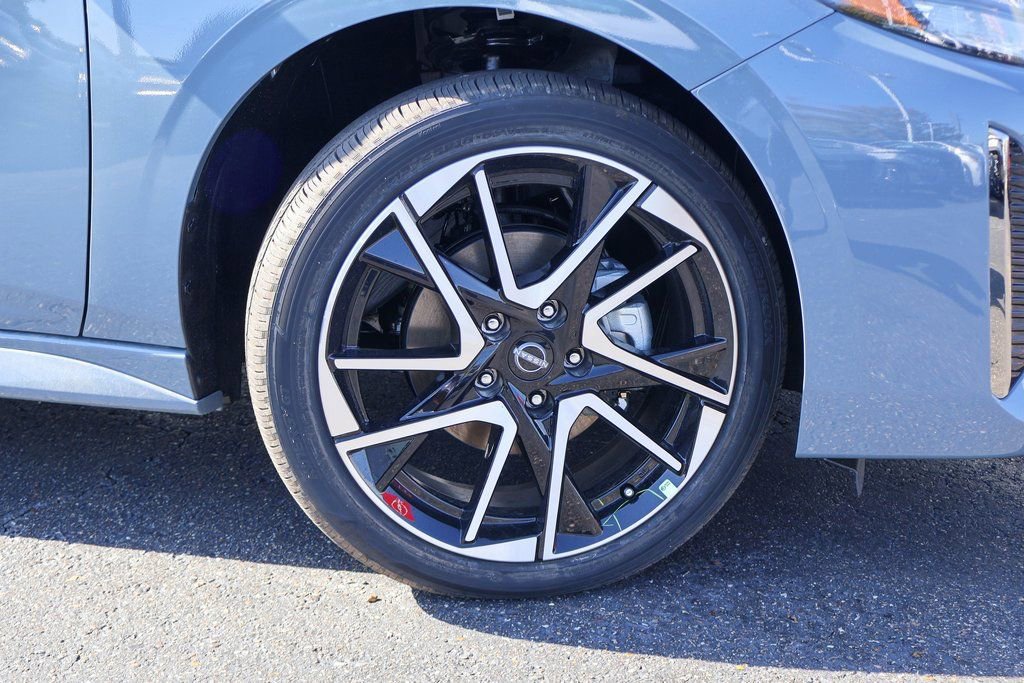 New 2025 Nissan Sentra SR image 17