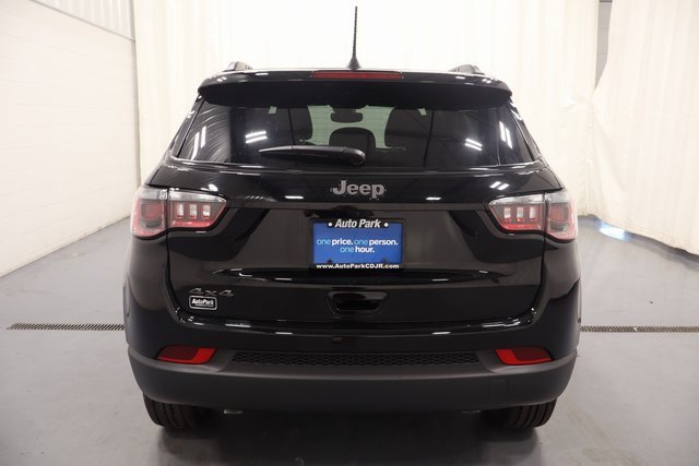 New 2025 Jeep Compass Latitude w/ Sun & Sound Group image 7