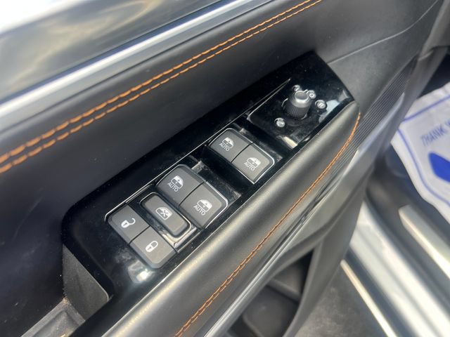 Used 2022 Jeep Grand Wagoneer Series III AWD/4WD image 11