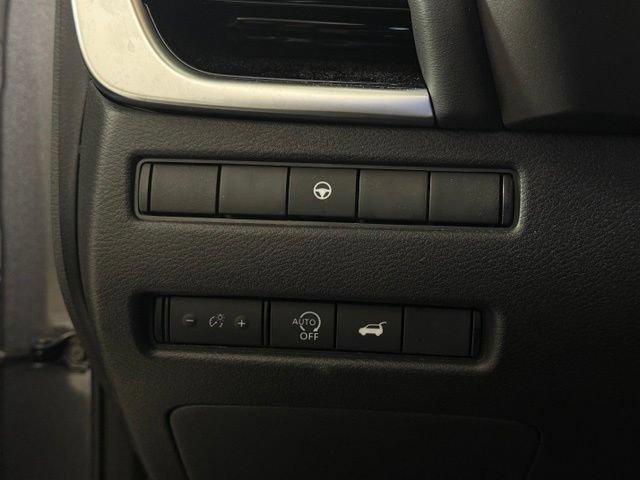 Used 2024 Nissan Rogue SL w/ SL Premium Package FWD image 31
