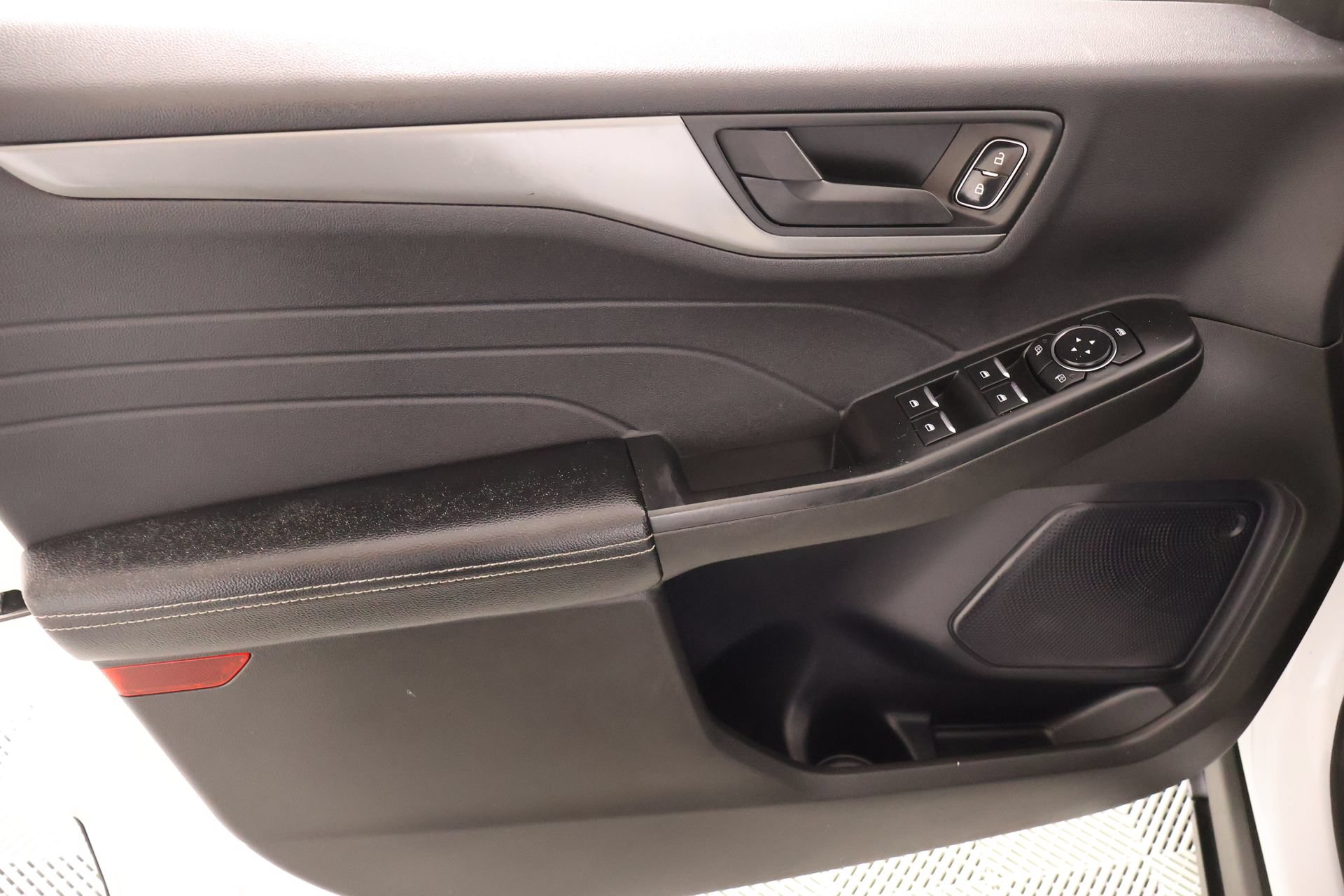 Used 2024 Ford Escape Active w/ Cold Weather Package FWD image 15