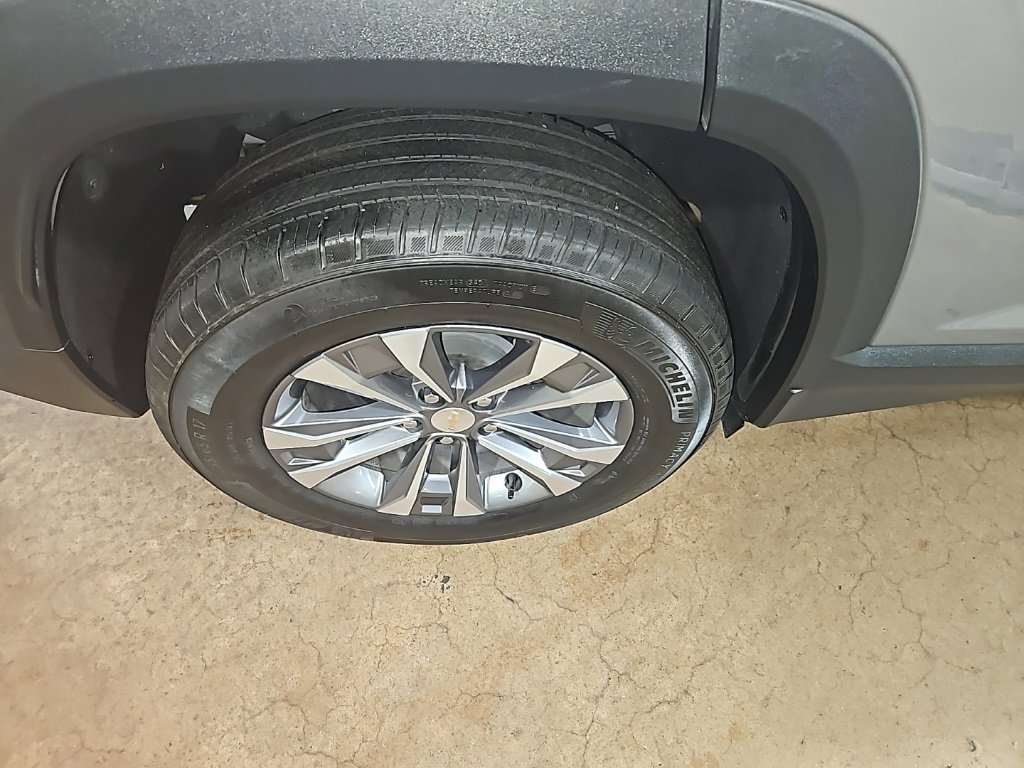 Certified 2025 Chevrolet Equinox LT image 11