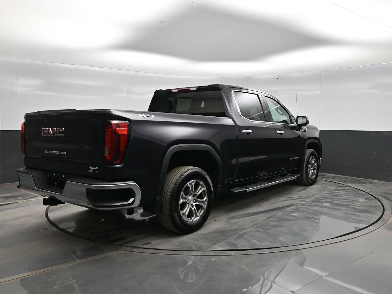 Used 2022 GMC Sierra 1500 SLT w/ SLT Convenience Package image 7