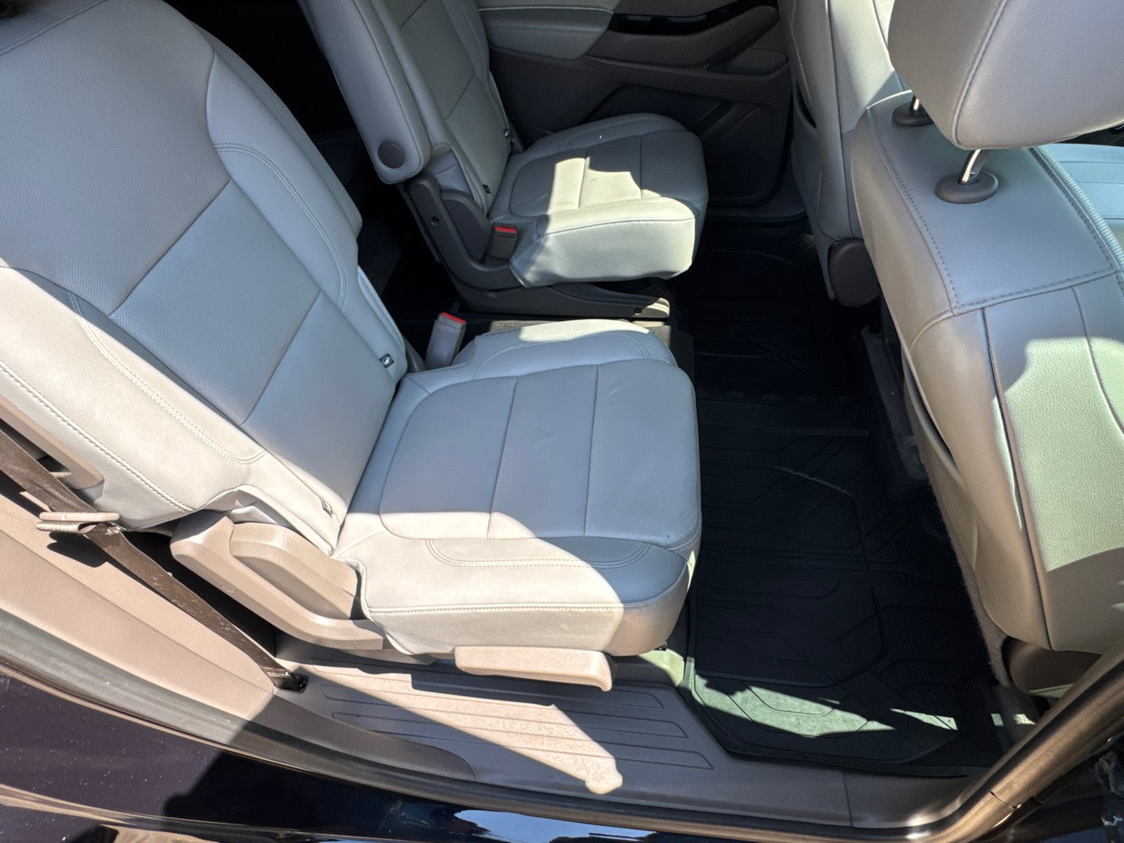 Used 2020 Chevrolet Traverse Premier FWD image 19