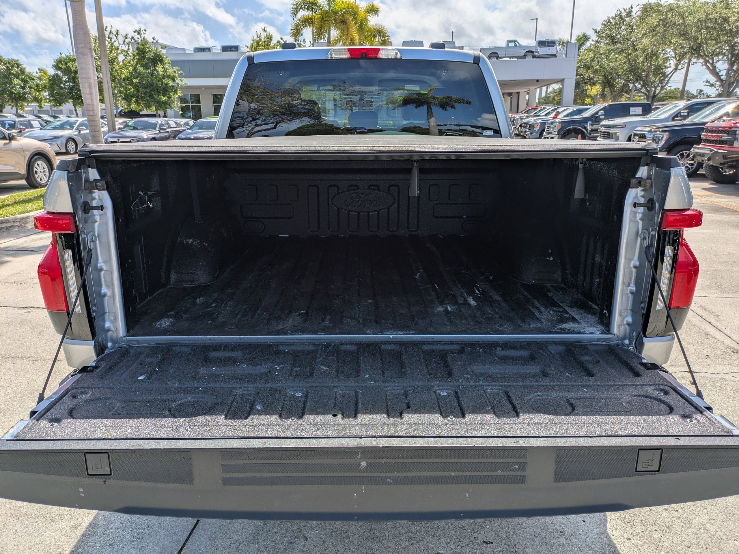 Used 2023 Ford F150 Lightning XLT AWD/4WD image 13