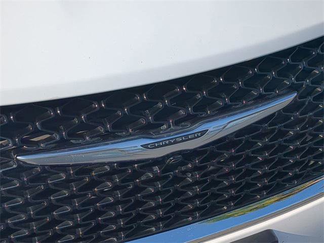 Certified 2024 Chrysler Pacifica Touring-L image 13