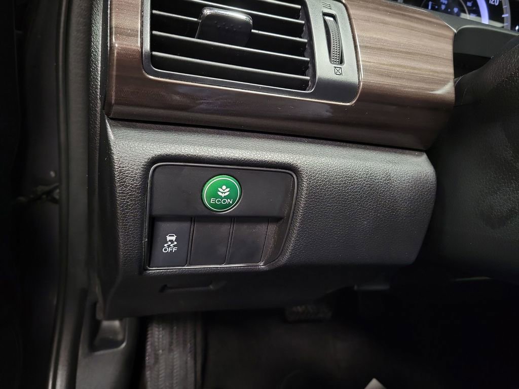 Used 2017 Honda Accord EX-L image 23