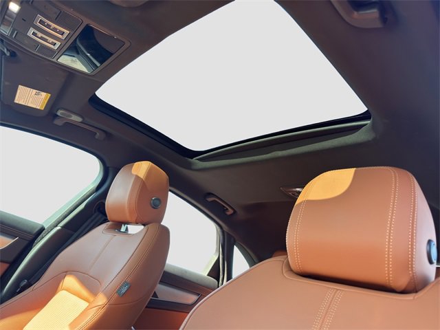 Used 2024 Jaguar XF R-Dynamic SE image 28