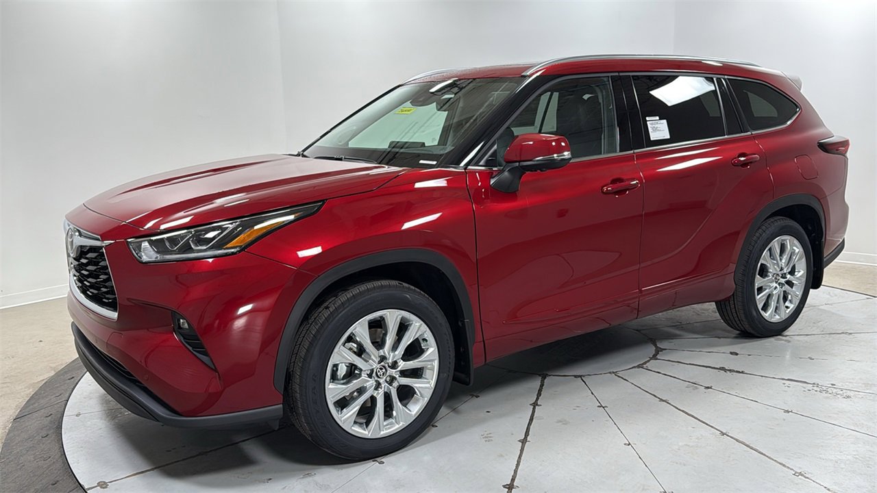 New 2026 Toyota Highlander Limited image 1