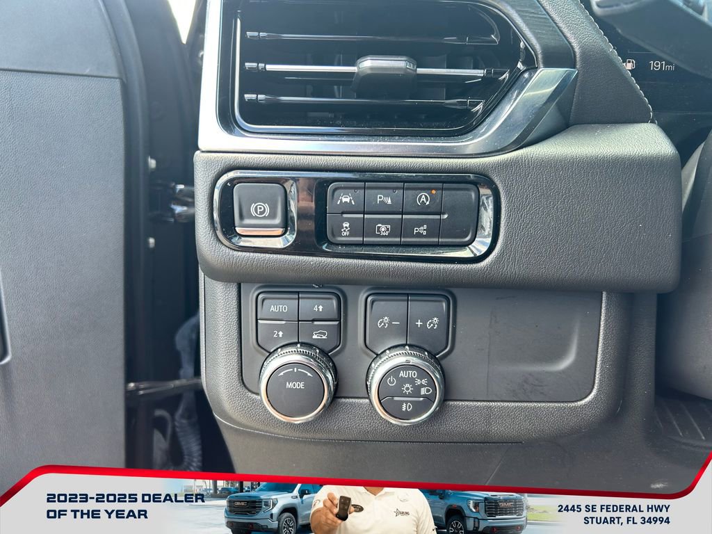 Used 2025 GMC Yukon XL Denali AWD/4WD image 26