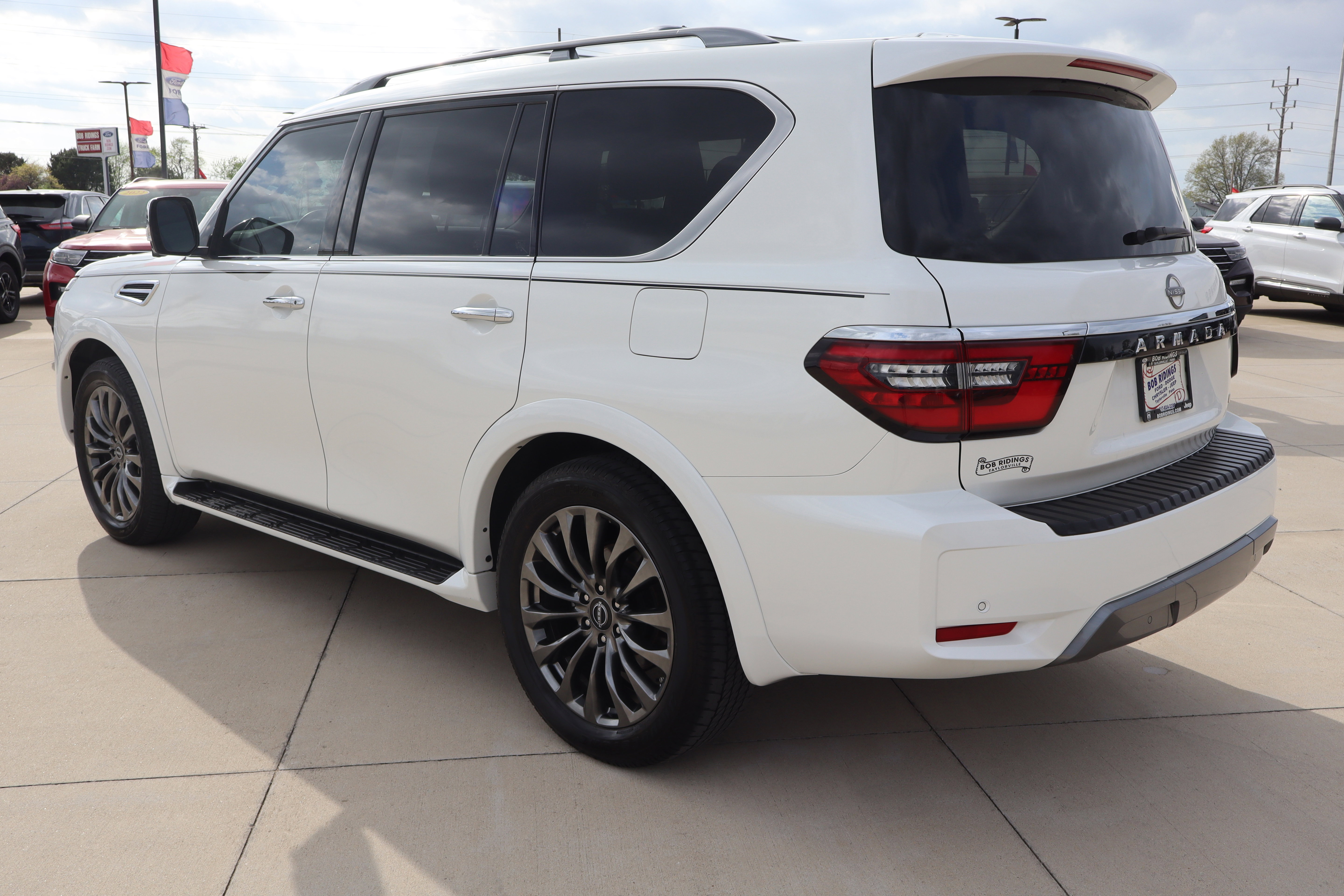 Used 2024 Nissan Armada Platinum w/ Cargo Package RWD image 8