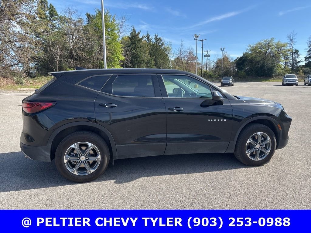 Used 2023 Chevrolet Blazer LT w/ Driver Confidence Package image 8