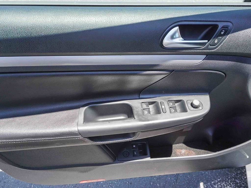 Used 2010 Volkswagen Jetta Limited Edition FWD image 18