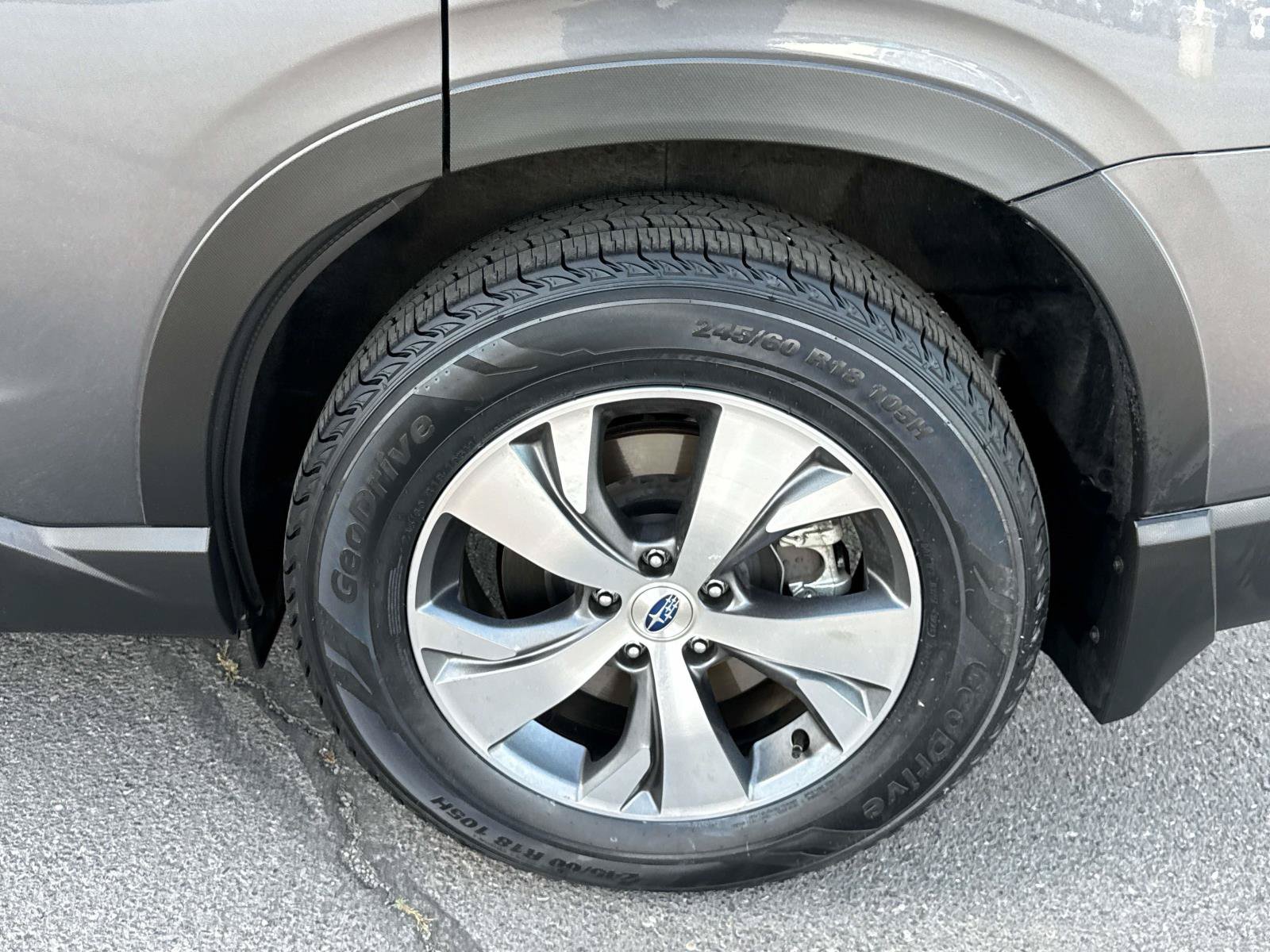 Used 2024 Subaru Ascent Premium w/ Convenience Package AWD/4WD image 7