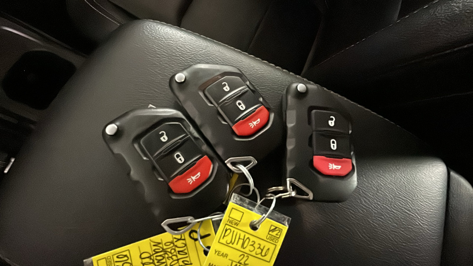 Used 2022 Jeep Wrangler Unlimited Sahara AWD/4WD image 25
