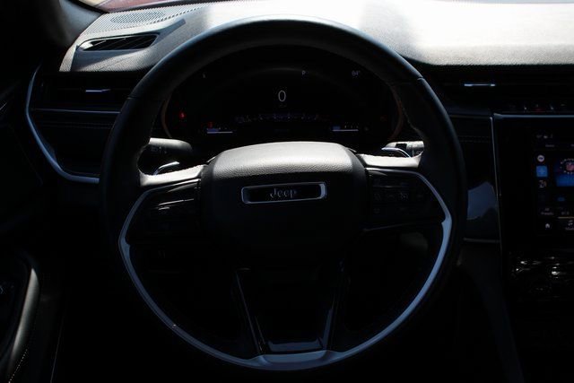 Used 2022 Jeep Grand Cherokee L Laredo image 12