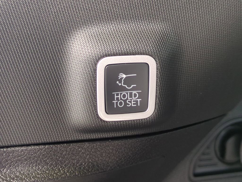 New 2025 Jeep Grand Cherokee Limited image 14