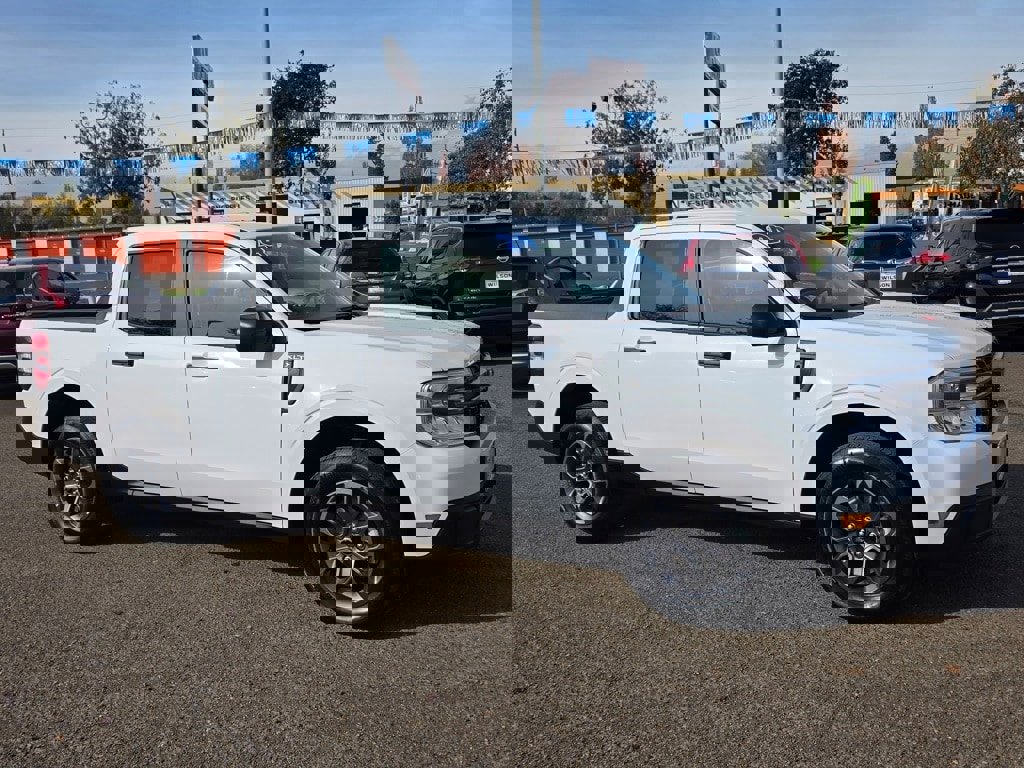 Used 2024 Ford Maverick XLT image 2