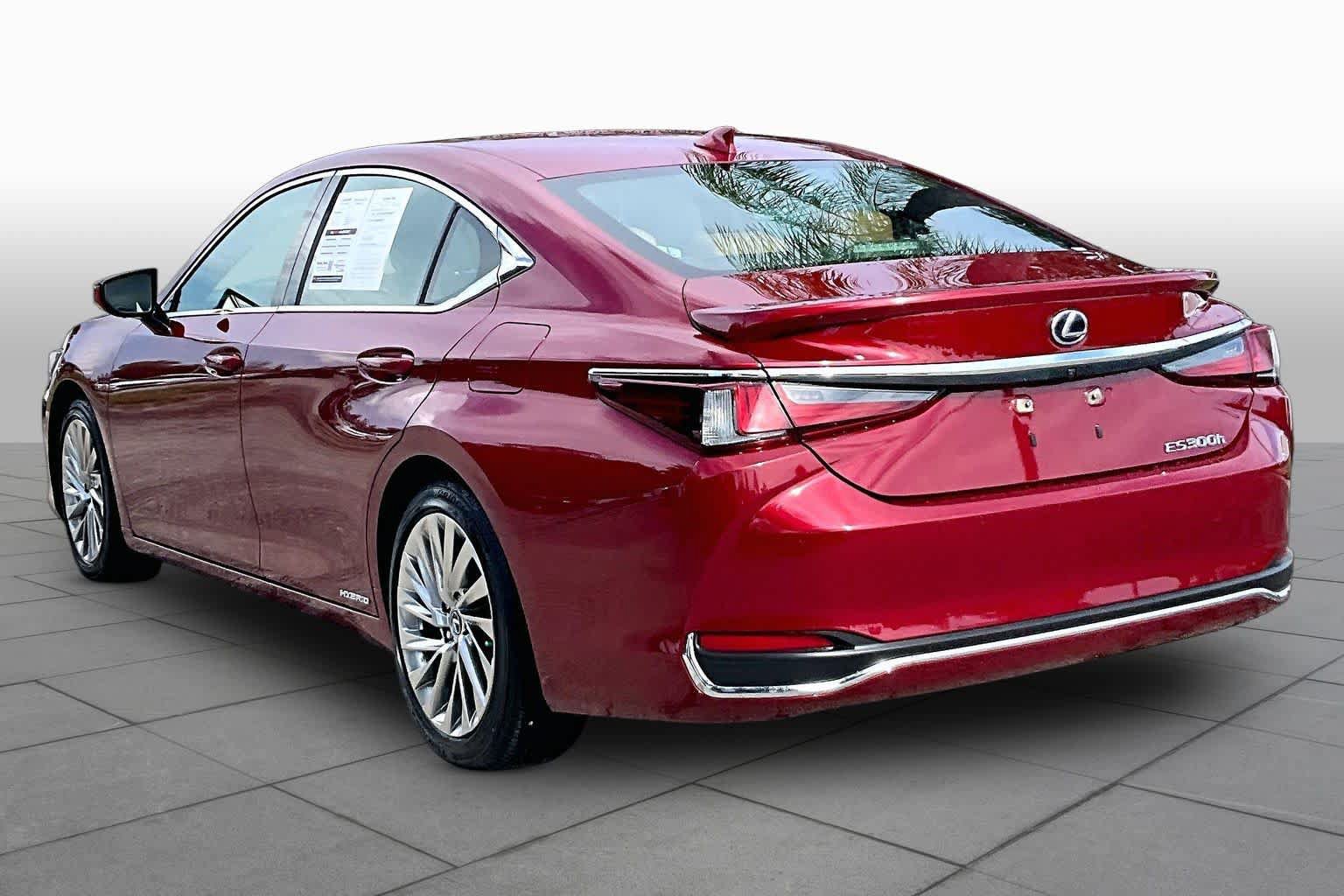 Used 2019 Lexus ES 300h Ultra Luxury w/ Accessory Package 2 FWD image 12