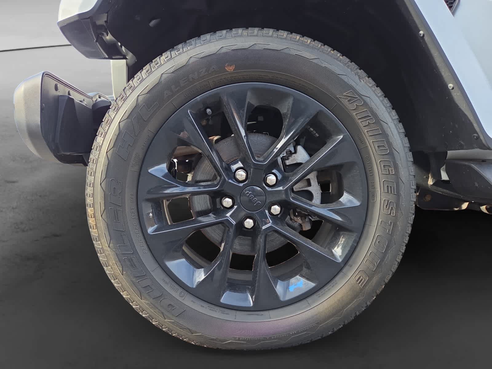 Used 2023 Jeep Wrangler Unlimited Sahara w/ Cold Weather Group AWD/4WD image 9