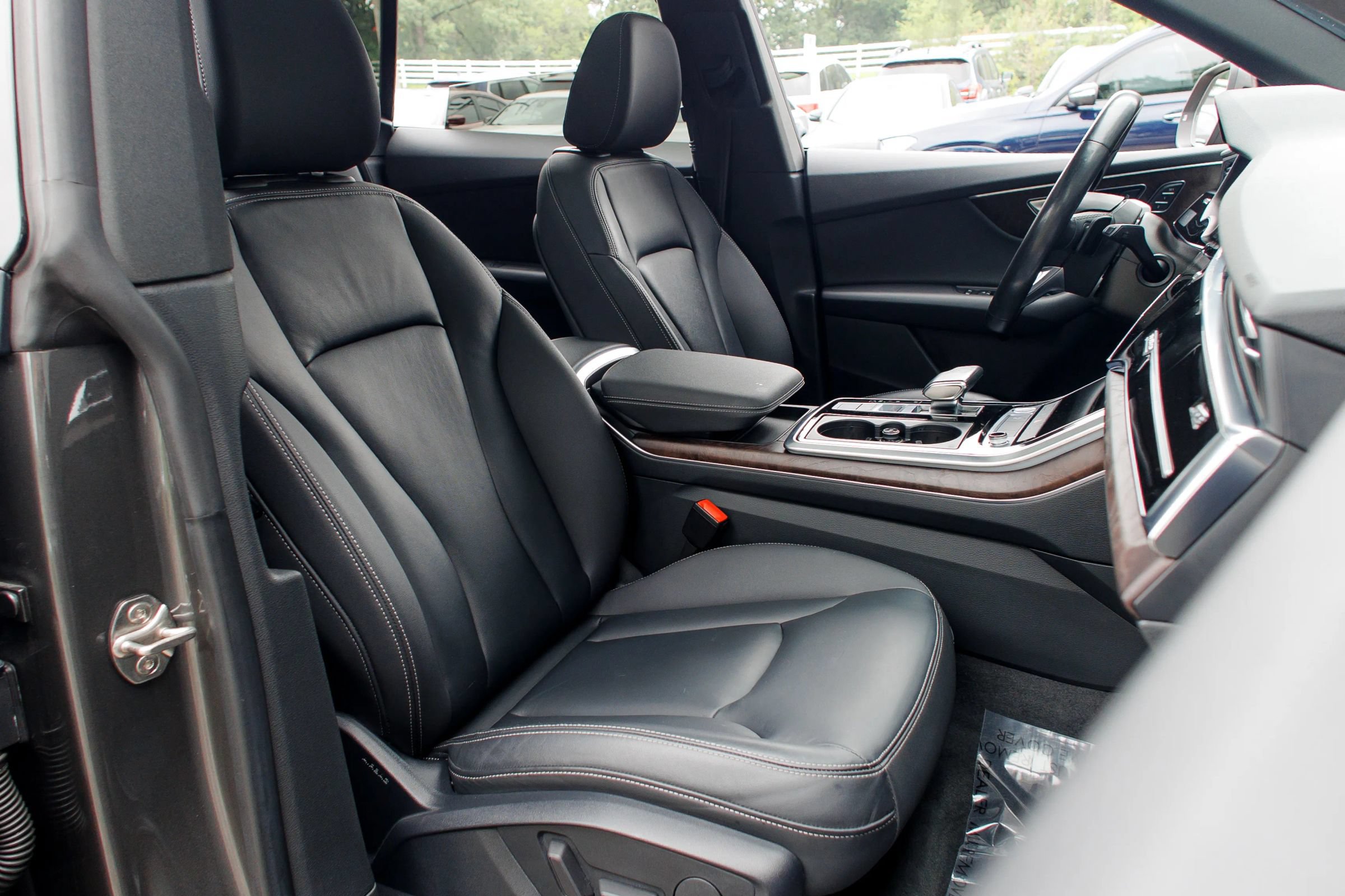 Used 2020 Audi Q8 Premium w/ Black Optic Package AWD/4WD image 30