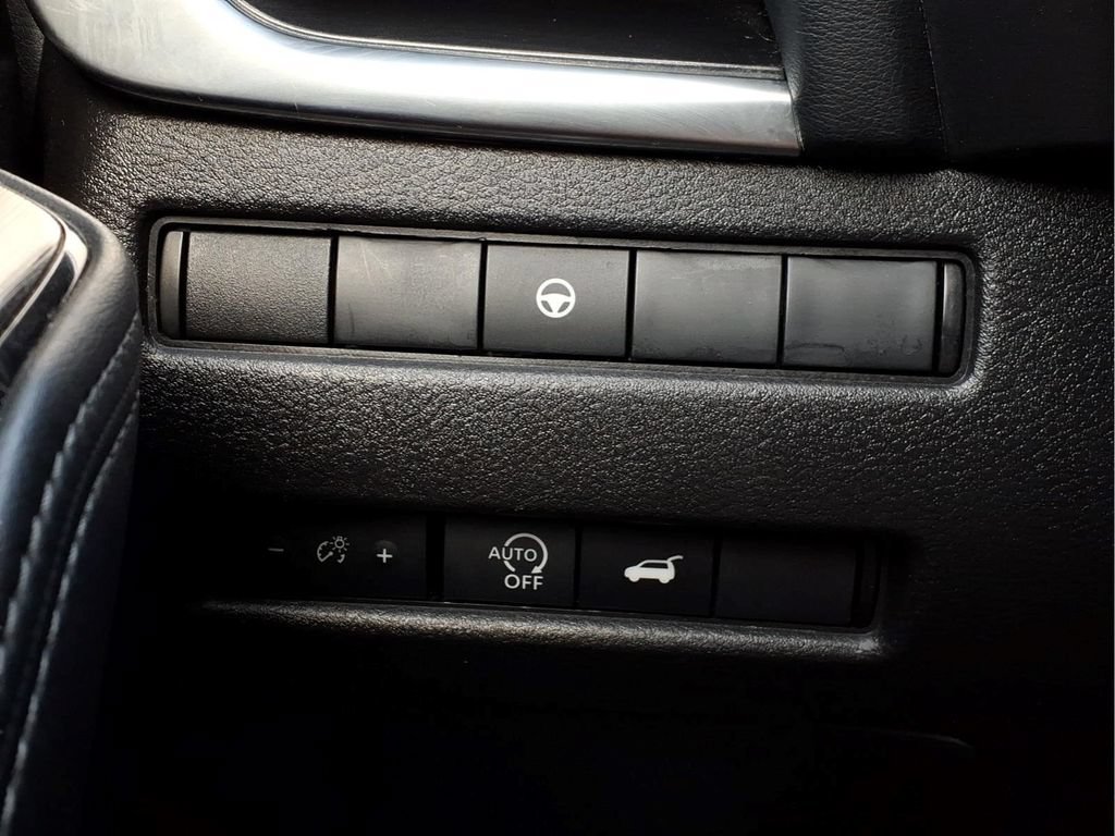 Used 2024 Nissan Rogue SV FWD image 19
