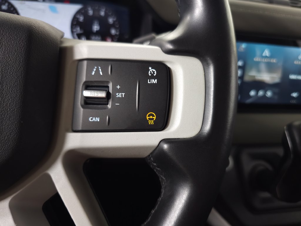 Used 2020 Land Rover Defender 110 First Edition AWD/4WD image 18