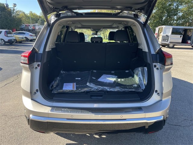 New 2026 Nissan Rogue Platinum image 15