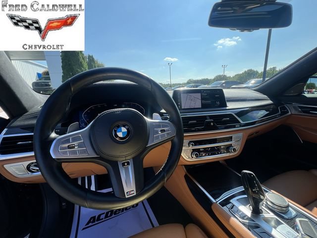 Used 2021 BMW 740i xDrive w/ Luxury Rear Seating Package AWD/4WD image 16